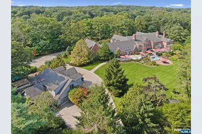 1055 High Mountain Road, Franklin Lakes, NJ 07417 - Photo 23