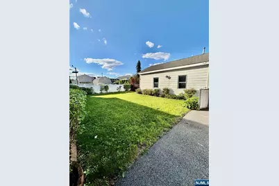887 Schuyler Avenue, Kearny, NJ 07032 - Photo 11