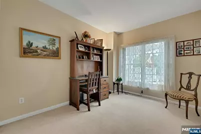 189 Forest 112 #112, Paramus, NJ 07652 - Photo 15