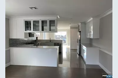 56 W Ruby Avenue 2Fl #2FL, Palisades Park, NJ 07650 - Photo 9