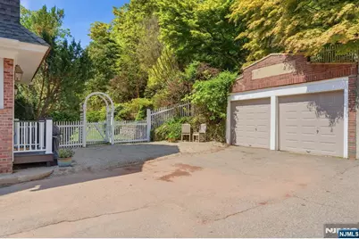 130 Mountain Avenue, Montclair, NJ 07042 - Photo 33