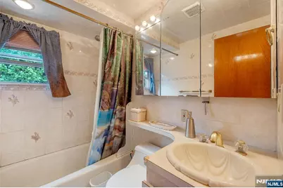 347 Mansfield Avenue, Secaucus, NJ 07094 - Photo 29