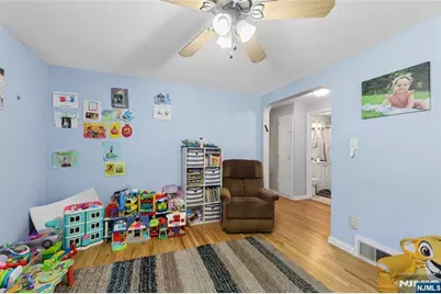 58 Sussex Road, Bergenfield, NJ 07621 - Photo 17