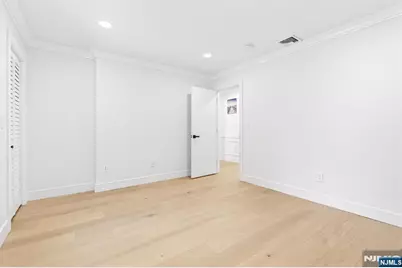 110 Central Avenue, Rochelle Park Township, NJ 07662 - Photo 15