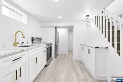 110 Central Avenue, Rochelle Park Township, NJ 07662 - Photo 27