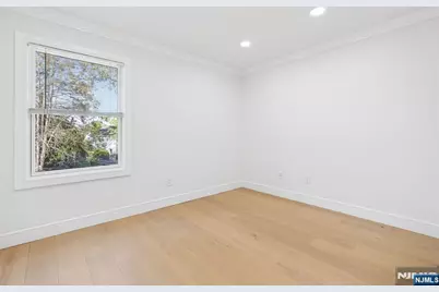 110 Central Avenue, Rochelle Park Township, NJ 07662 - Photo 17