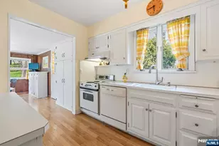46 Kenmore Pl, Glen Rock, NJ 07452 - Photo 17