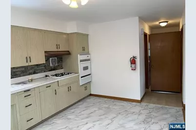15 Bernice Place 2 #2, Lodi, NJ 07644 - Photo 5