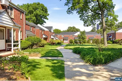 1241 Anderson 19 #19, Fort Lee, NJ 07024 - Photo 3
