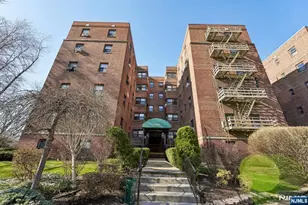 2329 Hudson Terrace E9, Fort Lee, NJ 07024 - Photo 1