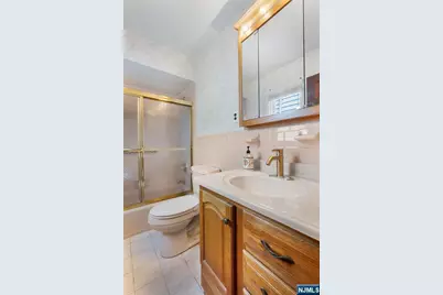 154 Milton Avenue, Nutley, NJ 07110 - Photo 23