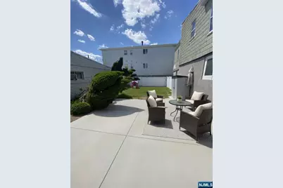 402 Cliff Street, Fairview, NJ 07022 - Photo 9