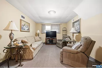 291 S Chestnut Street, Washington Township, NJ 07676 - Photo 17