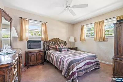 291 S Chestnut Street, Washington Township, NJ 07676 - Photo 13