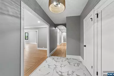 131 Kensington Avenue D5 #D5, Jersey City, NJ 07304 - Photo 15