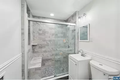 131 Kensington Avenue D5 #D5, Jersey City, NJ 07304 - Photo 5
