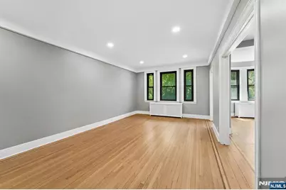 131 Kensington Avenue D5 #D5, Jersey City, NJ 07304 - Photo 11
