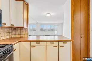 1203 River Road 9G, Edgewater, NJ 07020 - Photo 11