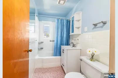 40 South Drive, Rochelle Park Township, NJ 07662 - Photo 13