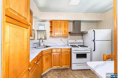 40 South Drive, Rochelle Park Township, NJ 07662 - Photo 7
