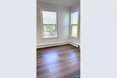 322 Carmita, Rutherford, NJ 07094 - Photo 5