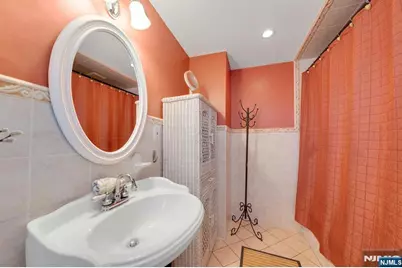 138 Lincoln Avenue, Wood Ridge, NJ 07075 - Photo 13