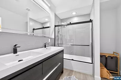 865 Summit Avenue 2 #2, Jersey City, NJ 07307 - Photo 15