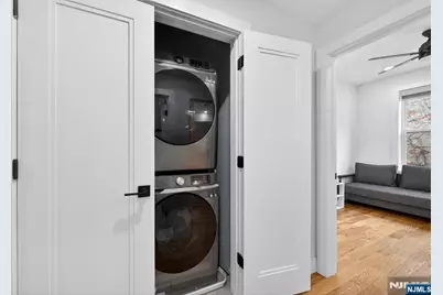 865 Summit Avenue 2 #2, Jersey City, NJ 07307 - Photo 17