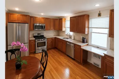 270 Bell Avenue, Hasbrouck Heights, NJ 07604 - Photo 3