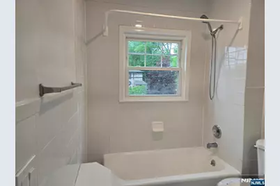 684 Edgewater Avenue 2Fl #2FL, Ridgefield, NJ 07657 - Photo 9