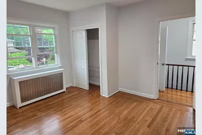 684 Edgewater Avenue 2Fl #2FL, Ridgefield, NJ 07657 - Photo 3