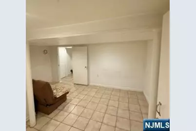 233 Jackson Avenue, Hackensack, NJ 07601 - Photo 5