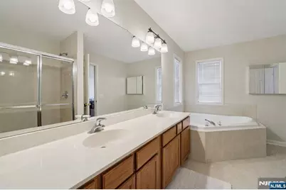 123 Levinberg Lane, Wayne, NJ 07470 - Photo 15