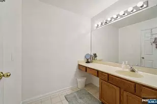 123 Levinberg Ln, Wayne, NJ 07470 - Photo 19