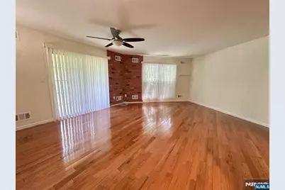 951 S Westgate Drive, Fort Lee, NJ 07024 - Photo 5