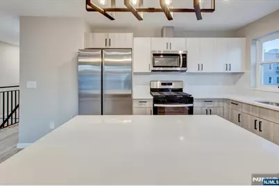 54 Holland Street, Newark, NJ 07103 - Photo 13