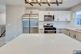 54 Holland St, Newark, NJ 07103 - Photo 13