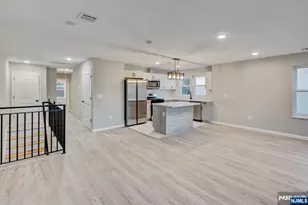 54 Holland St, Newark, NJ 07103 - Photo 9