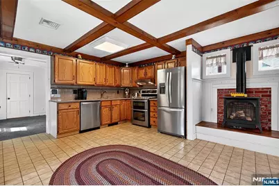 90 Hamburg, Bloomingdale, NJ 07403 - Photo 17