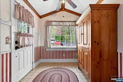 90 Hamburg, Bloomingdale, NJ 07403 - Photo 25