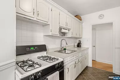 155 Union Avenue 212 #212, Rutherford, NJ 07070 - Photo 5