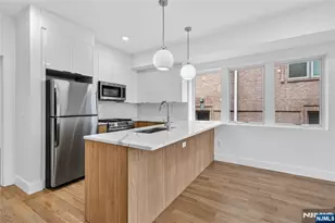 46 Hudson Ave A, Edgewater, NJ 07020 - Photo 3