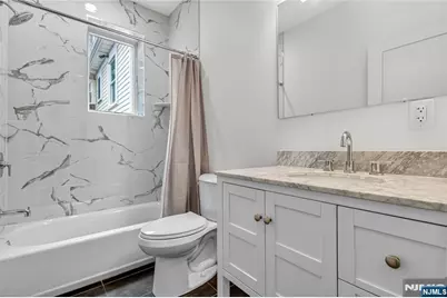 46 Hudson Avenue A #A, Edgewater, NJ 07020 - Photo 9