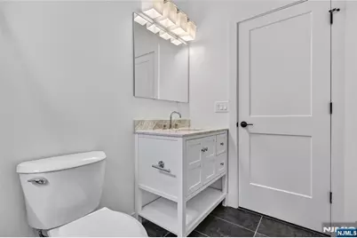 46 Hudson Avenue A #A, Edgewater, NJ 07020 - Photo 11