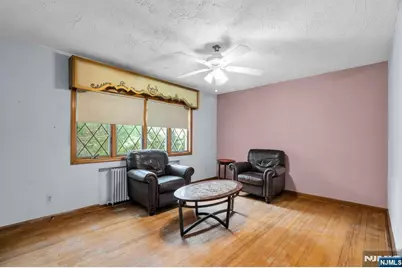 123 Summit Avenue, Elmwood Park, NJ 07407 - Photo 13