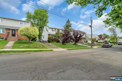 123 Summit Avenue, Elmwood Park, NJ 07407 - Photo 7