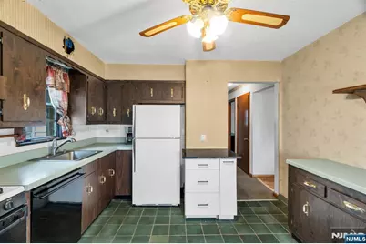 123 Summit Avenue, Elmwood Park, NJ 07407 - Photo 19