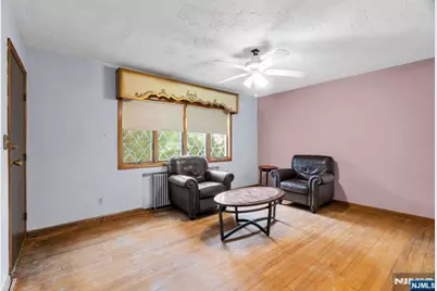 123 Summit Avenue, Elmwood Park, NJ 07407 - Photo 11