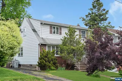 123 Summit Avenue, Elmwood Park, NJ 07407 - Photo 5