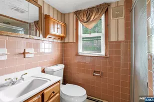 123 Summit Ave, Elmwood Park, NJ 07407 - Photo 15